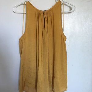 EUC Vince Camuto Silky Sleeveless Blouse